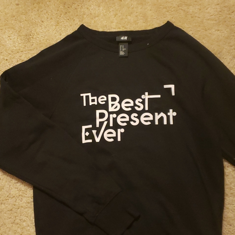 Black crewneck sweatshirt